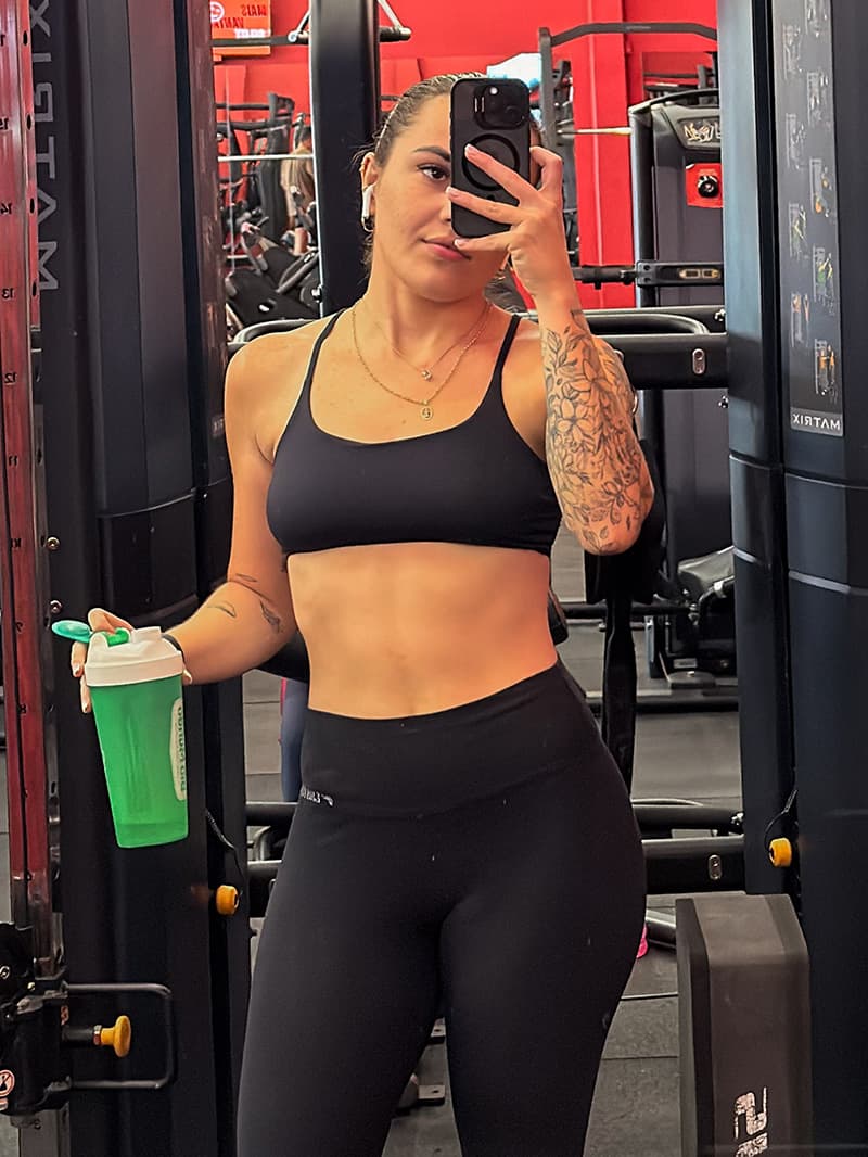 Aluna Larissa — antes e depois (depois)
